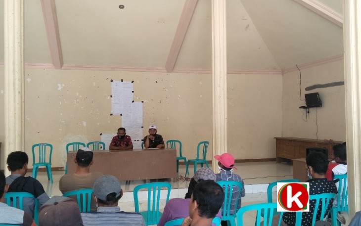 Audiensi Masyarakat Peduli Bululawang dengan Pemdes Bululawang (foto : Faisal NR / Klikwarta.com)