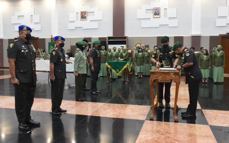 Pangdam Jaya saat Pimpin Serah Terima Jabatan Danpomdam dan Kaajendam Jaya