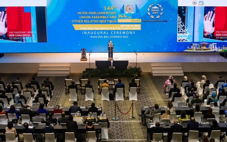 Ketua DPR RI Dr.(H.C) Puan Maharani saat memberi sambutan di Sidang IPU
