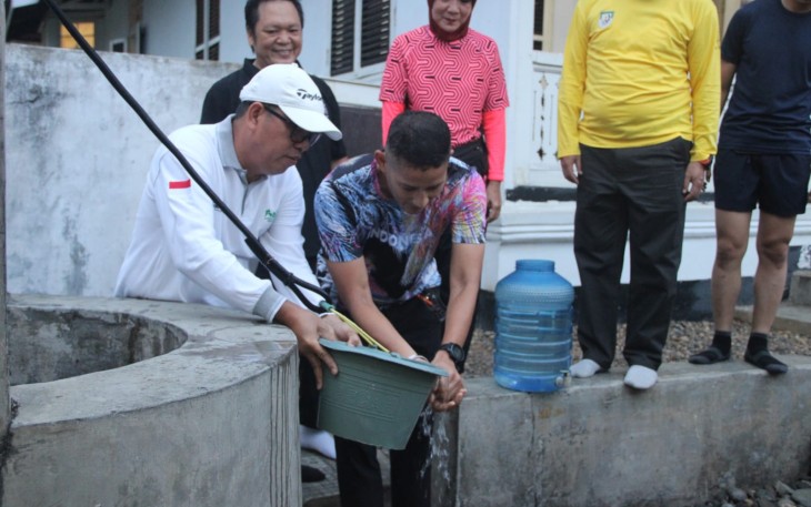 Menteri Pariwisata dan Ekonomi Kreatif (Menparekraf) RI Sandiaga Salahuddin Uno saat berkunjung ke Rumah Pengasingan Bung Karno, Rabu (03/08). 