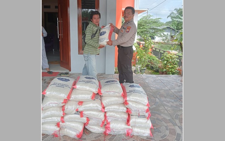 Polres Benteng saat salurkan beras untuk korban banjir