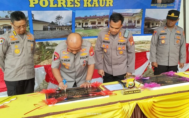Kapolda Bengkulu saat Resmikan Rumah Dinas