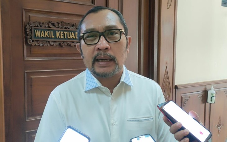 Wakil Ketua DPRD Jatim Sahat Tua Simanjuntak saat ditemui di kantor DPRD Jatim, Kamis (23/6/2022).