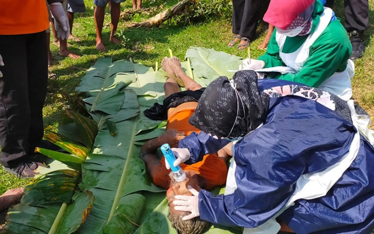 Tim medis dan anggota Polsek Kradenan melakukan visum pada tubuh korban dan tidak ditemukan adanya bekas penganiayaan.