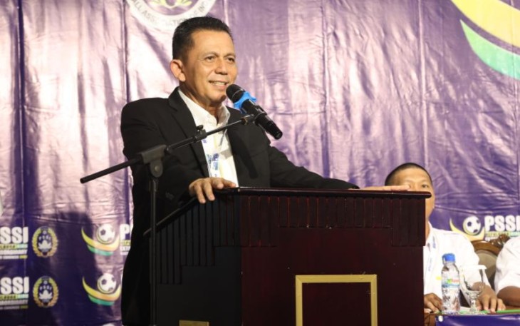 H. Ansar Ahmad saat memberikan kata sambutan usai terpilih jadi Ketua Asprov PSSI Kepri.