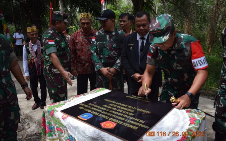 Danrem 121/Abw saat Resmikan Hasil Pengerjaan Opster TNI Tahun 2022