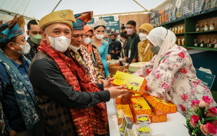 Opening Ceremony Puncak Kampanye Gernas BBI UKM Kepri #WithoutBorder-Expanding to the New Market di Harbour Bay, Batam, Kepulauan Riau, Rabu (30/3) kemarin.