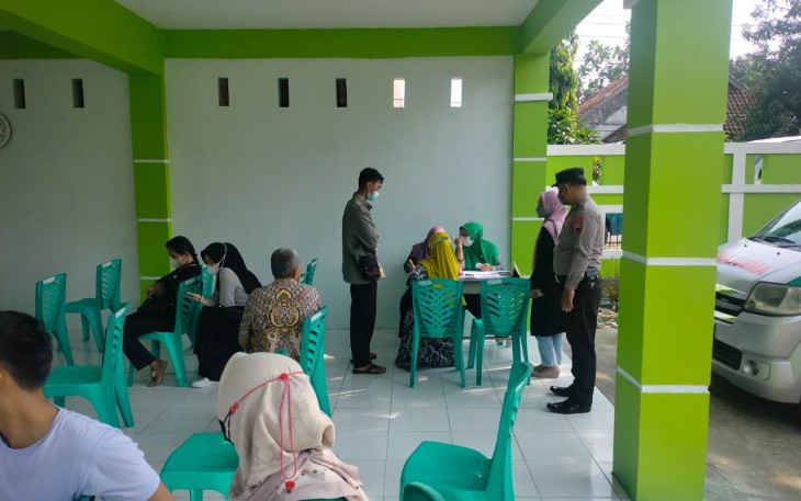 Vaksinasi di Puskesmas Cepiring, Kendal