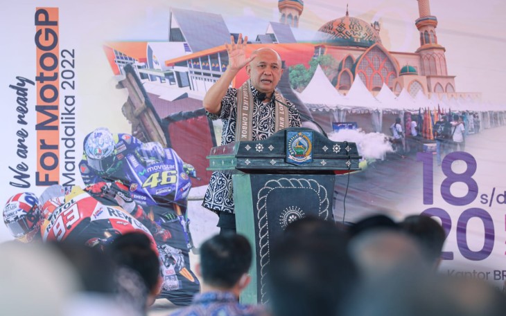Menteri Koperasi dan UKM Teten Masduki saat membuka acara NTB Inovtek Expo 2022, Lombok, NTB, Jumat (18/3). 