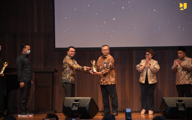 Kementerian PUPR saat Raih Penghargaan Gatra Awards 2022