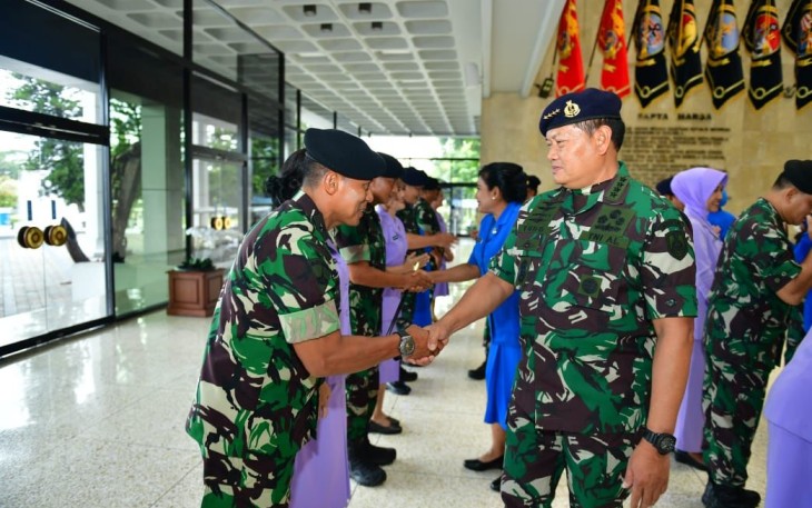 Kasal saat Terima Pelaporan Korps Kenaikan Pangkat 8 Pati TNI AL
