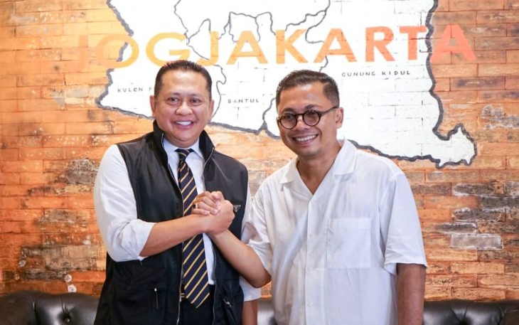Bamsoet saat bertemu Kanjeng Pangeran Haryo Purbodiningrat di Yogyakarta, Minggu (11/12/22). 