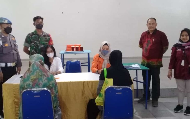 Giat Penyaluran BLT BBM Ds Karang, Delanggu Dipantau Kades dan Petugas Terkait, Kamis (15/09/22)