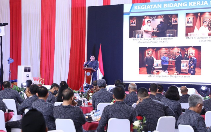Komjen Pol. Dr. Petrus Reinhard Golose saat memberikan sambutan 