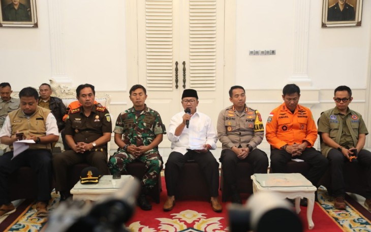 Konferensi pers update penanganan gempa bumi M5,6 Kabupaten Cianjur pada Senin (28/11) di Pendopo Kabupaten Cianjur.