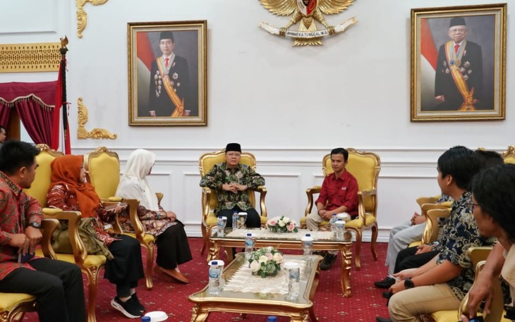 Gubernur Rohidin Mersyah saat menerima KUPS Rejang Lebong dan Eksportir Kopi PT. ALKO Sumatera Kopi di Balai Raya Semarak Bengkulu, Jumat (16/9).