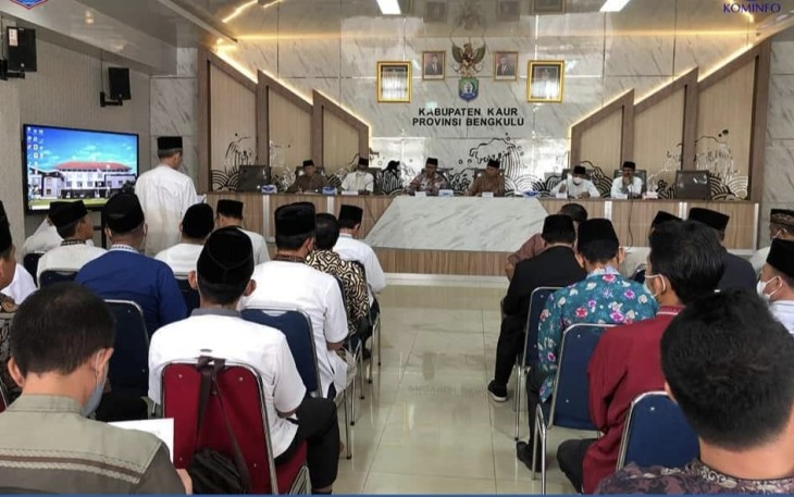 Rapat Persiapan Peringatan HUT Ke-19 Kabupaten Kaur di Aula Lantai 3 Pemda Kaur Jum'at (08/04/2022).