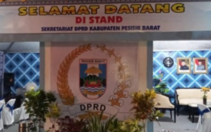 Stand DPRD Pesibar 