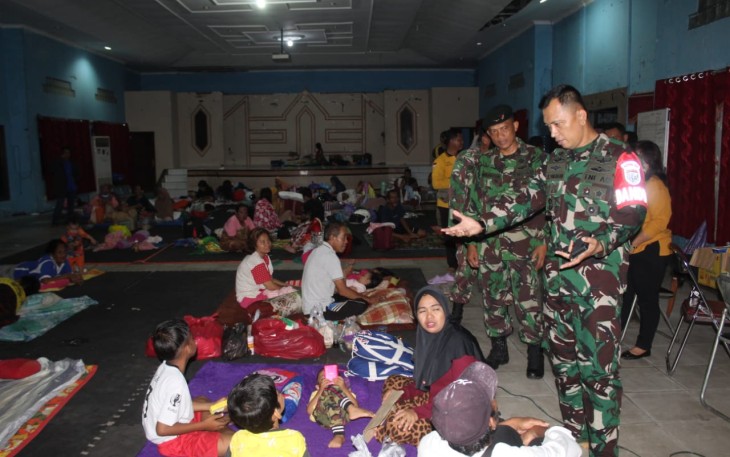 Dandim Bersama Forkopimda Palangka Raya saat Tinjau Posko Pengungsian Korban Banjir 