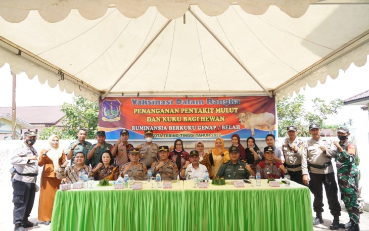 Pemko Tebing Tinggi saat Lakukan Percepatan Vaksinasi Hewan Ruminansia