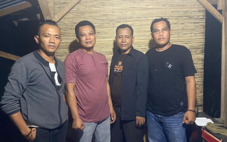 foto bersama usai berdamai