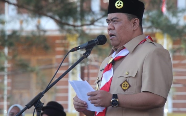 Penjabat Sekda Bintan Ronny Kartika saat secara resmi membuka kegiatan pelaksanaan Ikut Serta Jambore Nasional (ITA JAMNAS) ke 61 di Taman Kijang City Walk, Kijang Kota, Kecamatan Bintan Timur, Kabupaten Bintan, Minggu (14/8) pagi. 