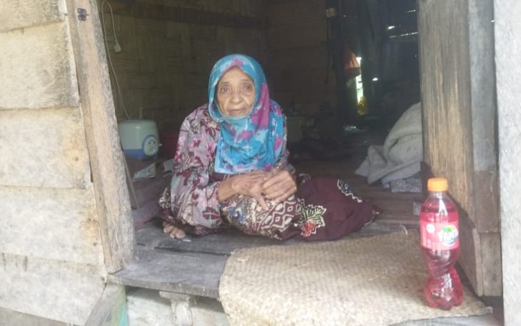 Nenek Tiayat (92) saat disambangi awak media