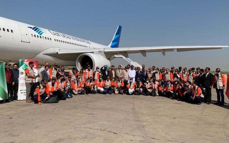 Tim medis Indonesia saat tiba di Karachi, Pakistan