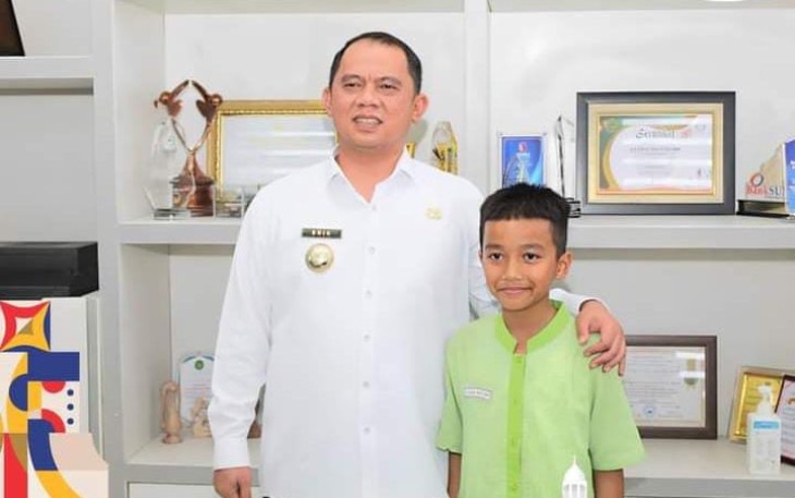 Bupati Erick Adtrada saat Terima Kunjungan Siswa SD IT Robbani Rantauprapat 