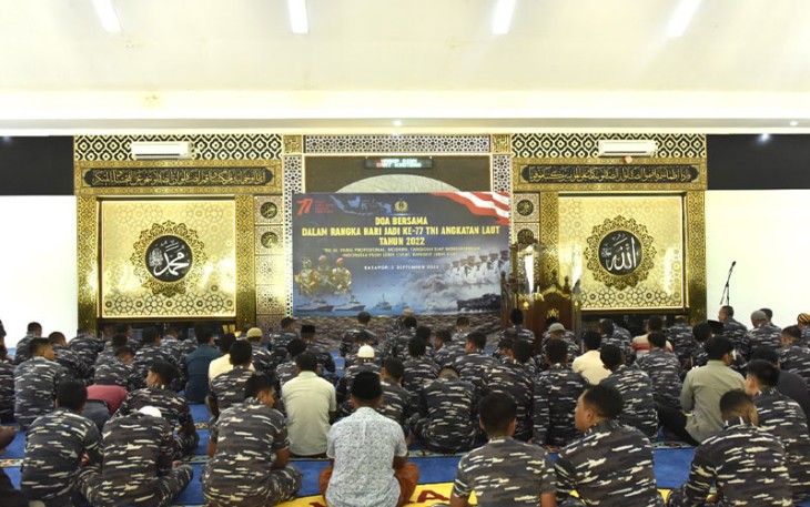 Koarmada III saat Laksanakan Doa Bersama