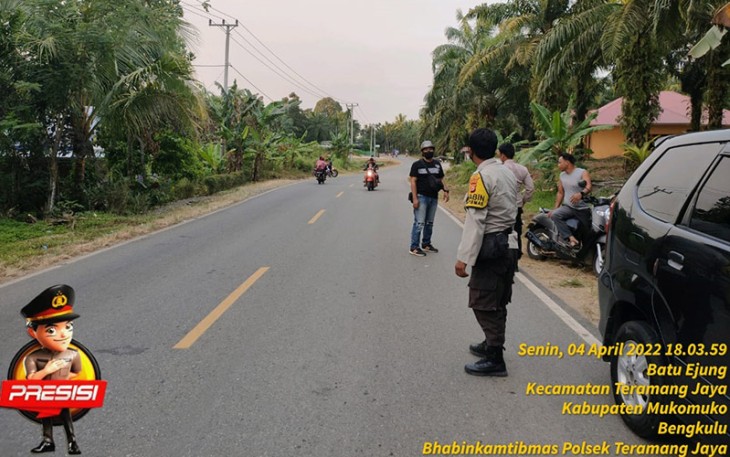 Tim Patroli saat antisipasi balap liar di Mukomuko, Senin sore (04/04/2022).