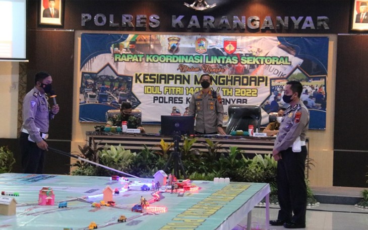 Rapat koordinasi lintas sektoral di Polres Karanganyar, dalam rangka kesiapan pengamanan lebaran dan cuti bersama.