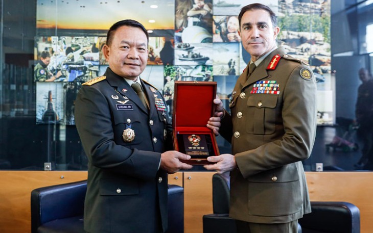 Kasad Jenderal TNI Dr. Dudung Abdurachman saat melaksanakan kunjungan kehormatan kepada Kasad Australia Letjen Simon Stuart di Markas Besar Angkatan Darat Australia - Russell Offices, Canberra, ACT. Senin, (10/10/2022).