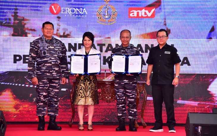 Penandatanganan Perjanjian Kerja Sama (PKS) oleh Kepala Dinas Penerangan Angkatan Laut (Kadispenal) Laksamana Pertama TNI Julius Widjojono mewakili TNI AL dengan Direktur PT. Verona Indah Picture Titin Suryani yang disaksikan Kepala Staf Angkatan Laut (Kasal) Laksamana TNI Yudo Margono dan Presiden Direktur ANTV Ahmad Zulfikar di atas KRI Banda Aceh-593  yang sedang sandar di Dermaga Mako Kolinlamil, Jakarta Utara, Kamis (29/08) kemarin.
