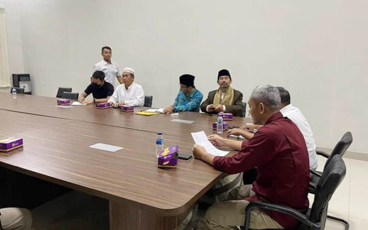 Permintaan maaf diwakilkan oleh Warsah usai pertemuan dengan MUI Kabupaten Bogor, Kementerian Agama, FKUB dan lainnya di Kantor Kesbangpol Kabupaten Bogor, Rabu (7/12/2012) kemarin.