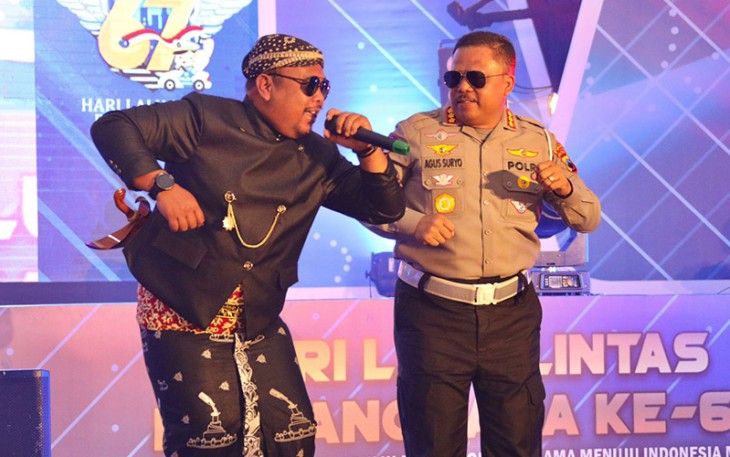 Lantunan Abah Lala saat Goyang HUT Lalu Lintas di Mapolda Jateng