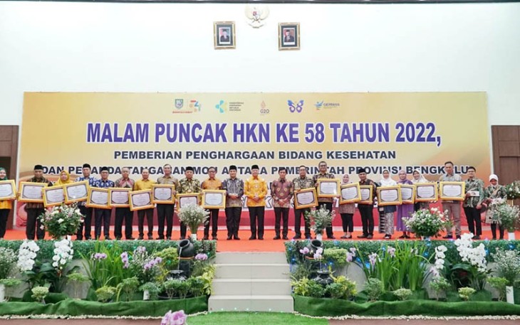 Gubernur Bengkulu Rohidin Mersyah saat menghadiri malam puncak peringatan Hari Kesehatan Nasional (HKN) ke-58 tahun 2022 di Auditorium Poltekes Kemenkes, Rabu (16/11) kemarin. 