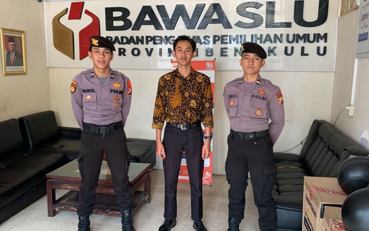 Polda Bengkulu Lakukan Pengamanan di Kantor Bawaslu Provinsi Dalam Rangka Ops Mantap Brata Nala 2023