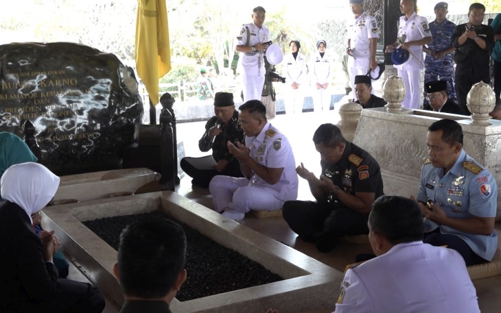 Dankodiklatal Ziarah Ke Makam Bung Karno