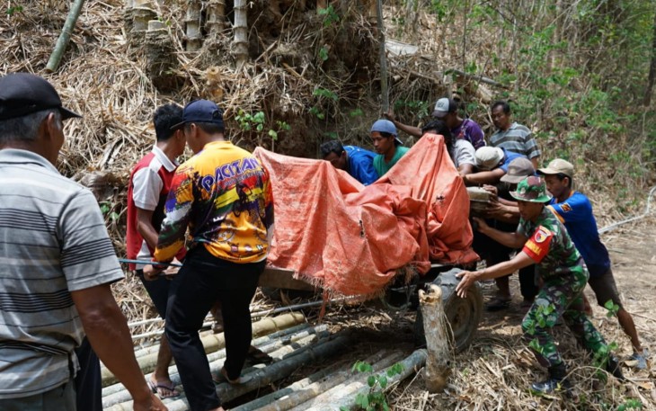  Kodim 0801/Pacitan Bangun Sumur Bor Untuk Warga
