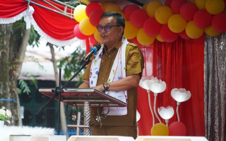 Wali Kota Bitung Maurits Mantiri saat memberikan sambutan