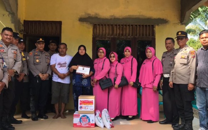 Polsek Padang Bolak Anjangsana Ke Personel Yang Sakit Menahun