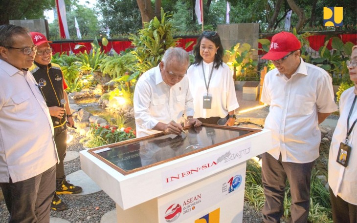 Menteri Basuki saat Resmikan TPS3R di Kampus PUPR
