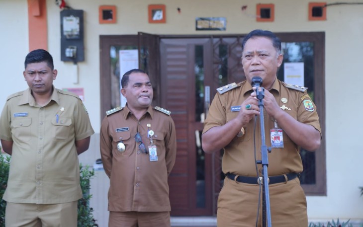 Endang saat Berikan Motivasi Berikan Pelayanan Maksimal kepada jajaran Kecamatan Tanjungpinang Kota. 