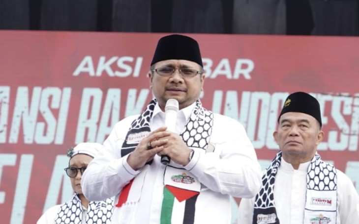 Menag Yaqut Cholil Qoumas dalam Aksi Akbar Aliansi Rakyat Indonesia Bela Palestina di Monas, Jakarta, Minggu (5/11/2023).