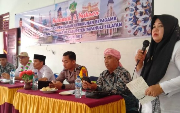 Polsek Batang Toru mulai mempersiapkan kerangka kerukunan beragama ke masyarakat sejak dini dengan melakukan sosialisasi ke Sekolah, Kamis (26/10/2023) pagi.