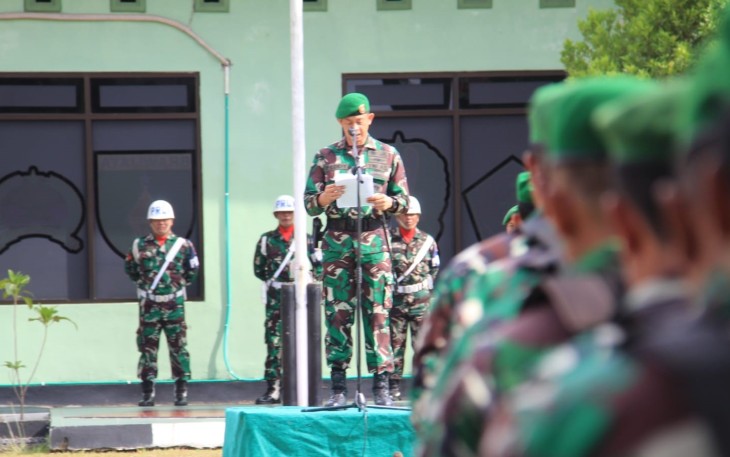 Dandim 0806/Trenggalek Bacakan Amanat KASAD dalam Upacara Tanggal 17
