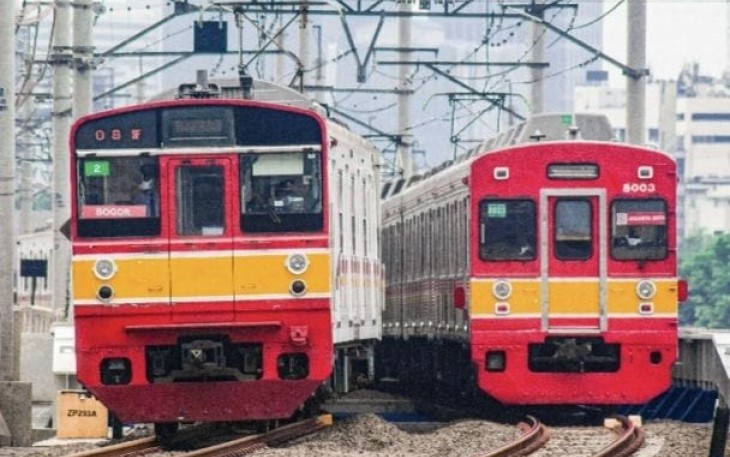  PT KAI Commuter Line Jabodetabek melakukan penambahan pelayanan perjalanan dengan total sebanyak 24 perjalanan di wilayah Jabodetabek hingga pukul 03.00 WIB pada malam pergantian tahun baru