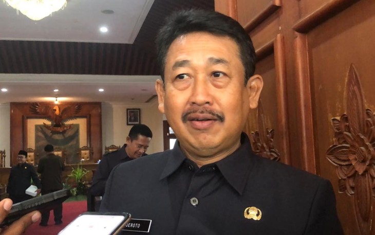 Kepala Badan Kepegawaian dan Pengembangan Sumber Daya Manusia Kabupaten Tulungagung Soeroto saat di wawancara di gedung DPRD Tulungagung