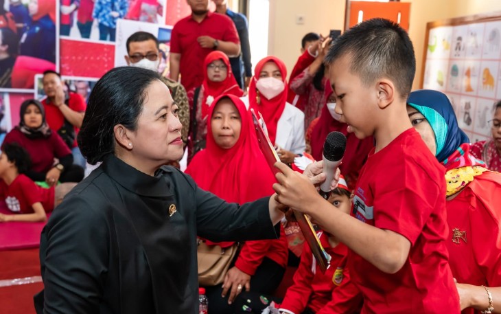 Puan saat dengar pembacaan Puisi dari Anak Berkebutuhan Khusus